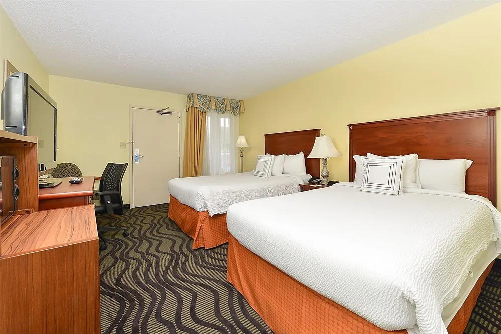 Baymont By Wyndham Midtown Savannah