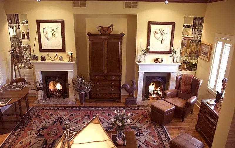 Armstrong Inns 4*