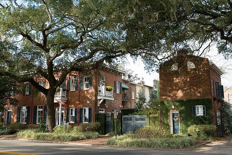 Bed & Breakfast Armstrong Inns