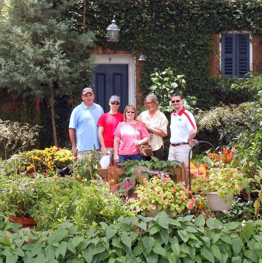 Bed & Breakfast Armstrong Inns