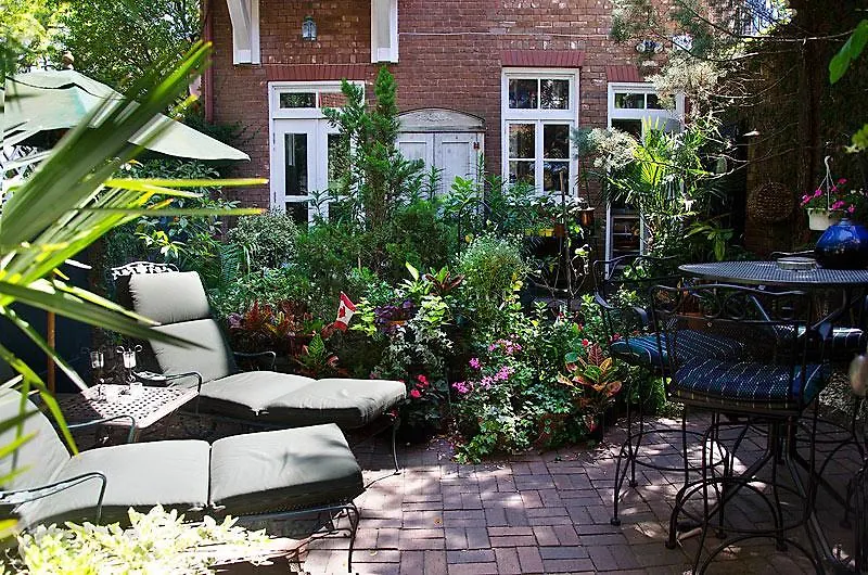 Bed & Breakfast Armstrong Inns 4*