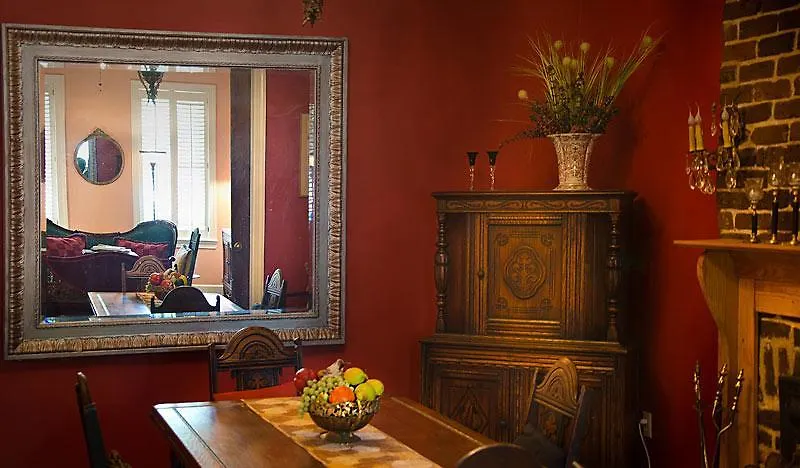 Bed & Breakfast Armstrong Inns
