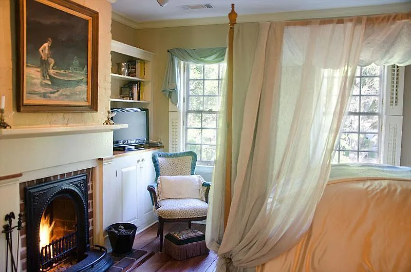 Bed & Breakfast Armstrong Inns
