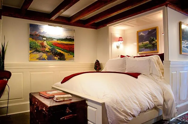 Armstrong Inns Bed & Breakfast