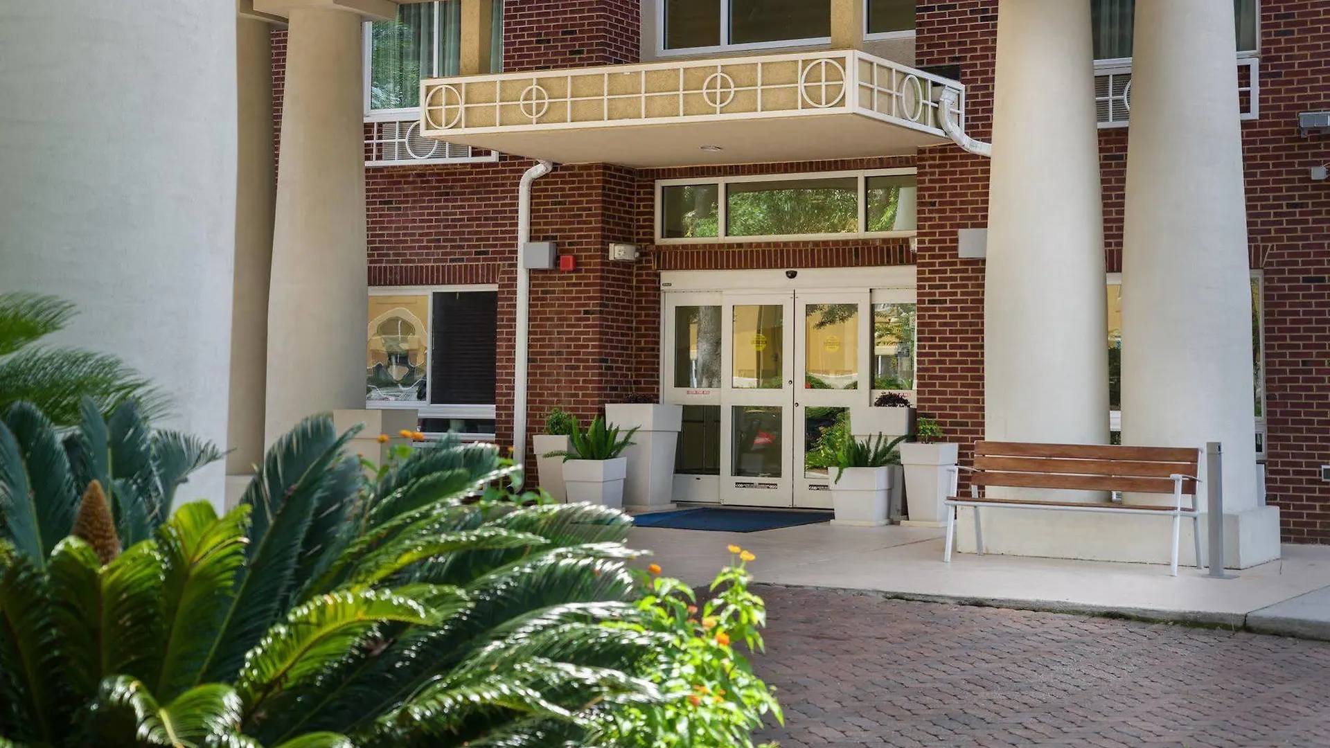 Express & Midtown By Ihg 3*