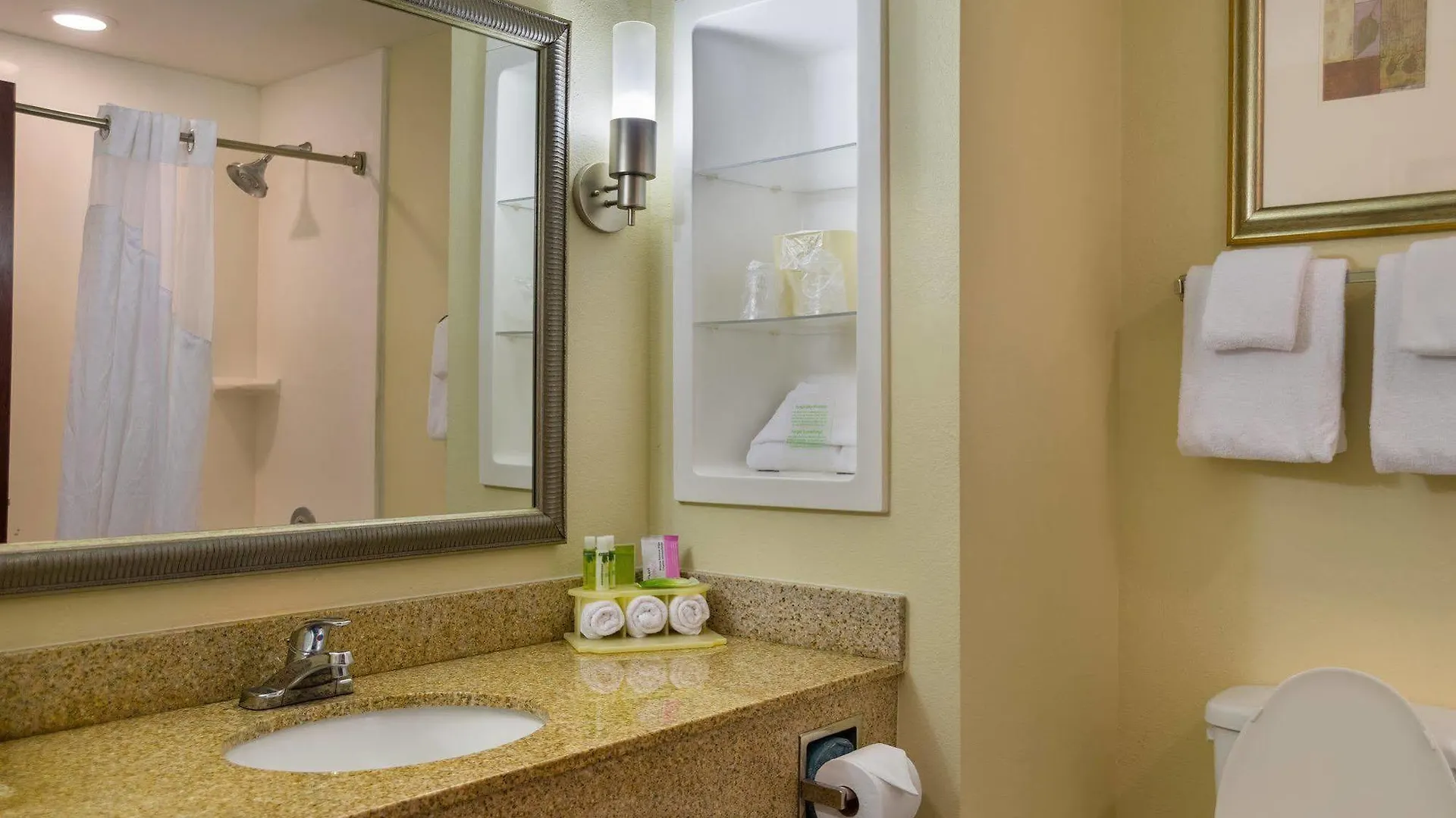 Hotel Express & Midtown By Ihg
