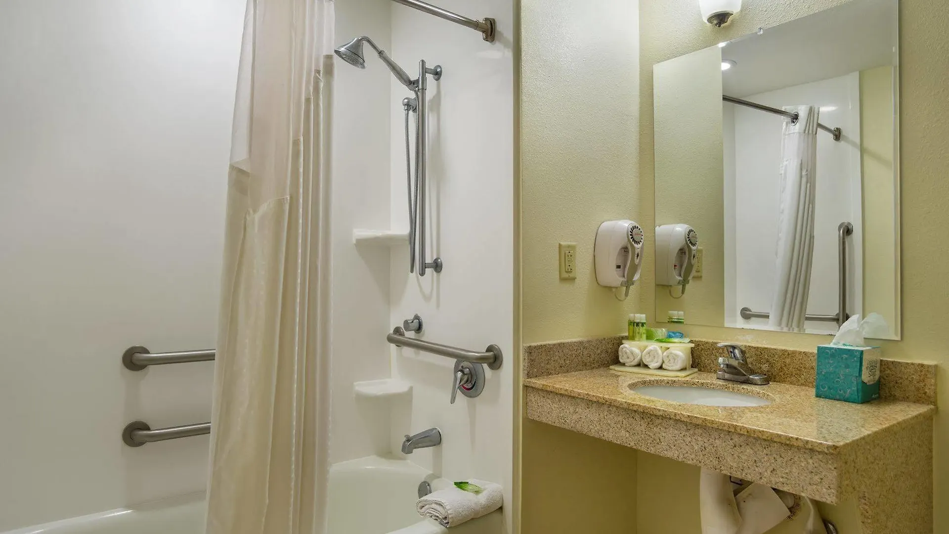 Express & Midtown By Ihg Hotel