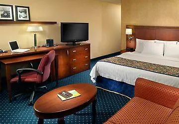 Courtyard By Marriott Midtown