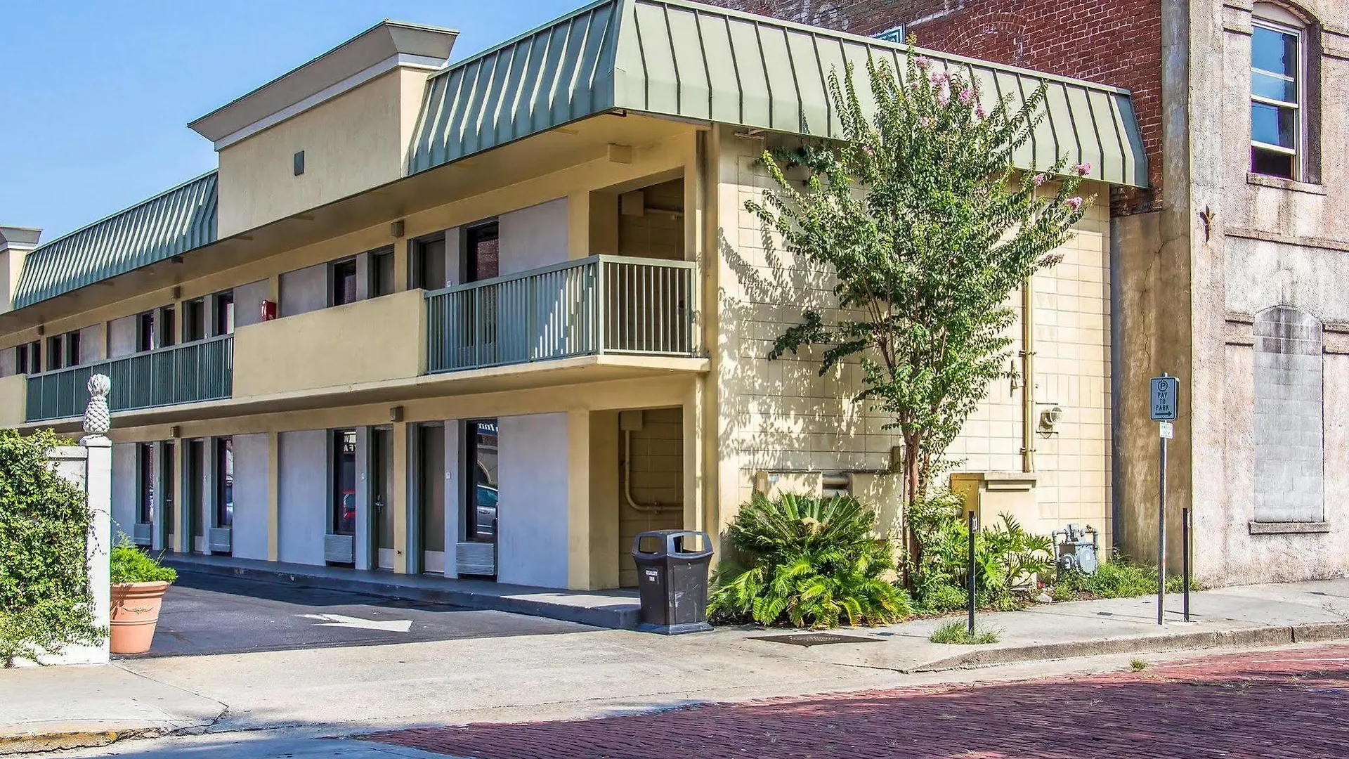 Quality Historic District Inn 2*