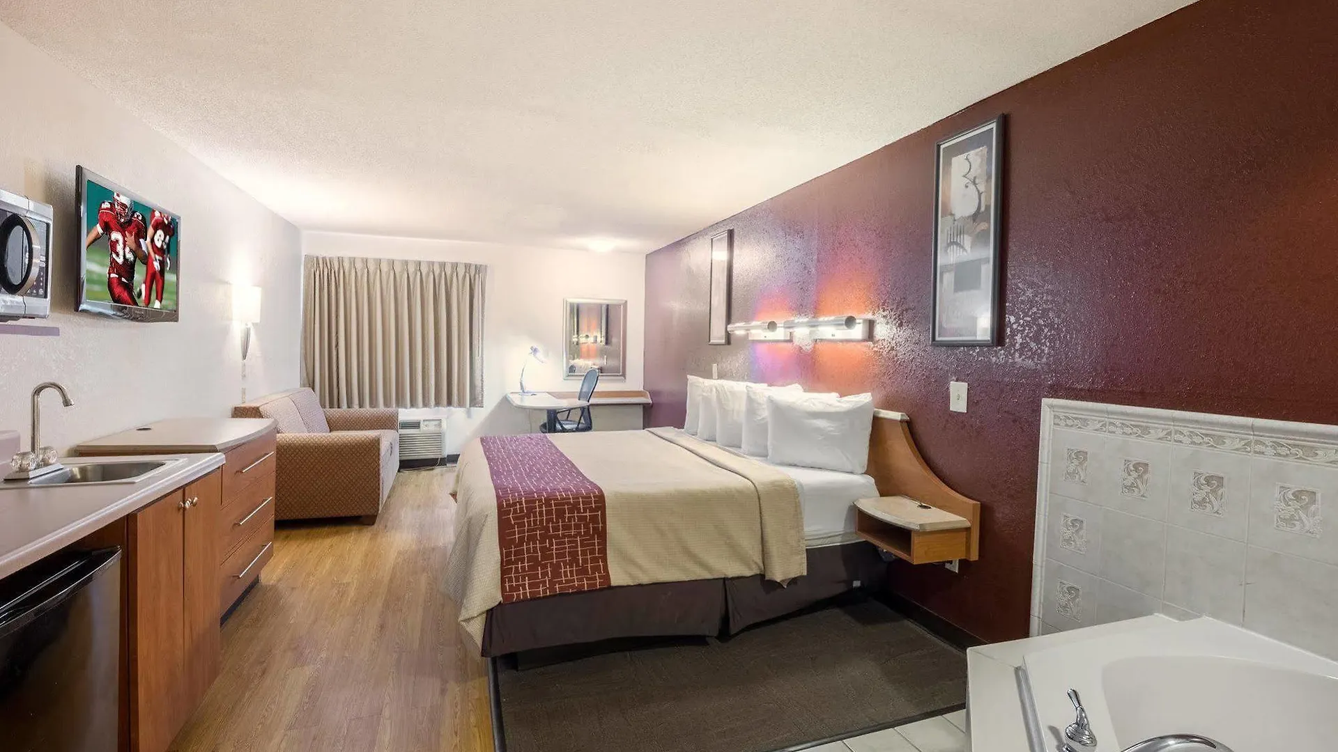 Hotell Red Roof & Gateway 3*
