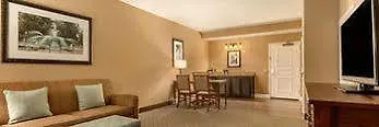 Hotel Embassy Historic District 4*