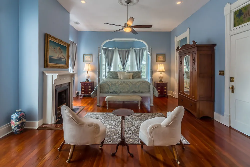 Bed and Breakfast Amethyst Garden 4*