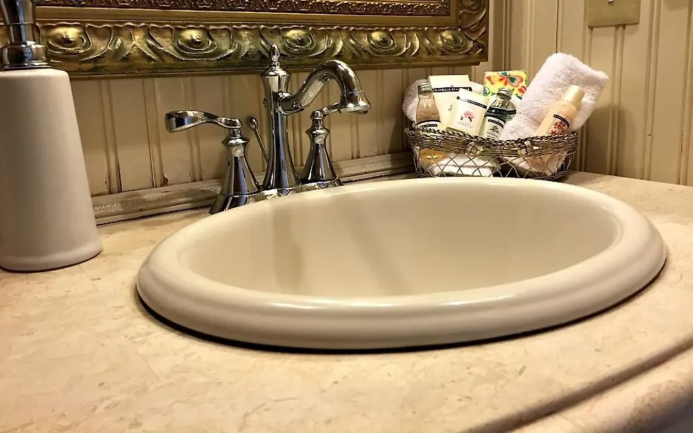 Bed and Breakfast Amethyst Garden 4*