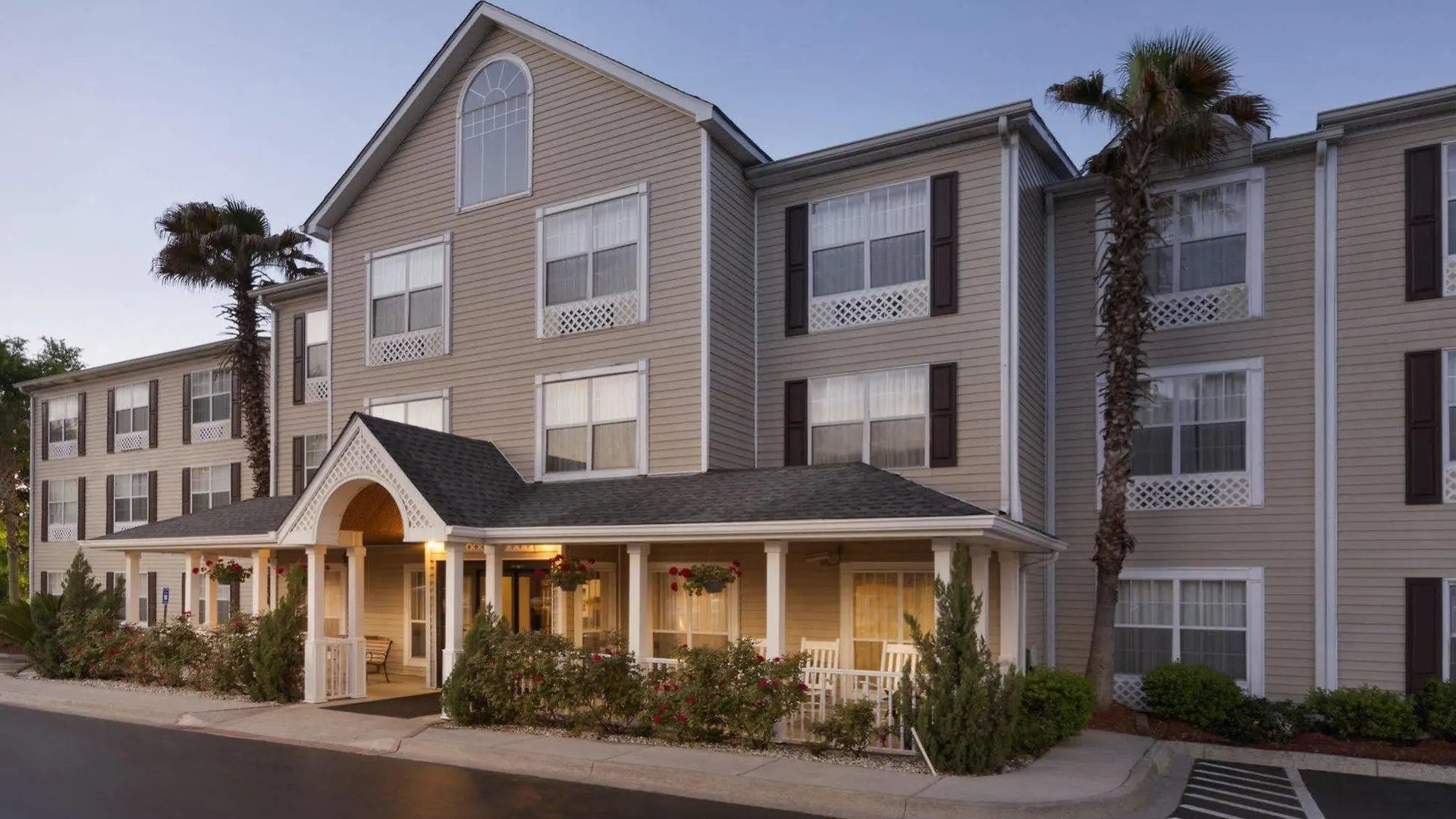 Hotel Country & By Radisson, Midtown, Ga 3*