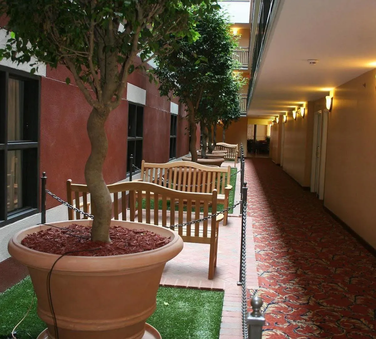 Hotel Staybridge Historic District 3*