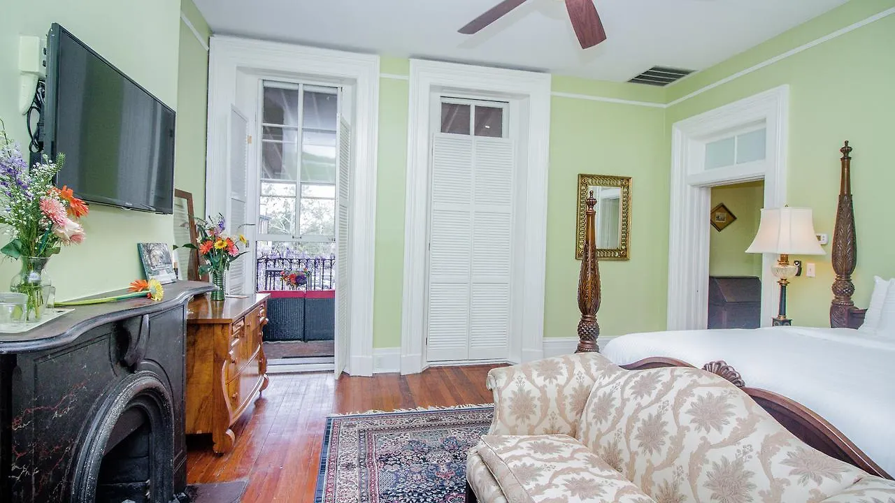 Bed & Breakfast Dresser Palmer House Savannah
