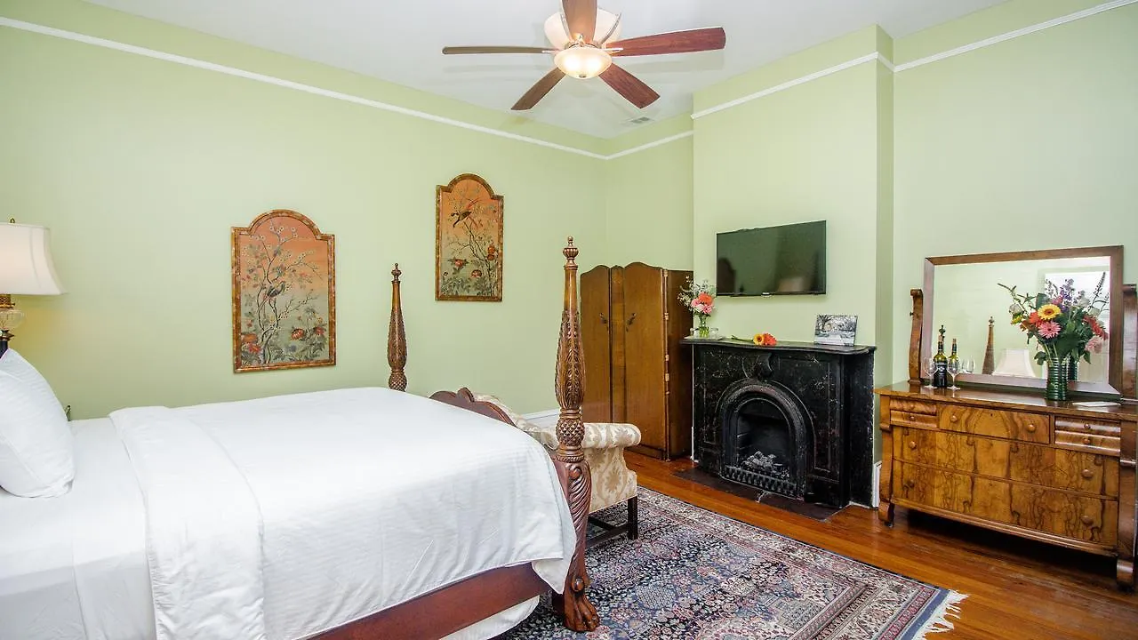 Dresser Palmer House Bed & Breakfast Savannah