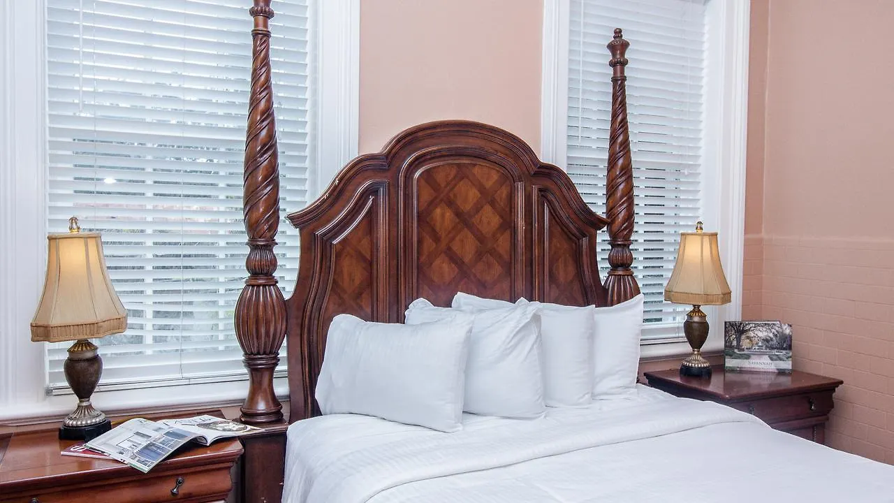 Dresser Palmer House Bed & Breakfast