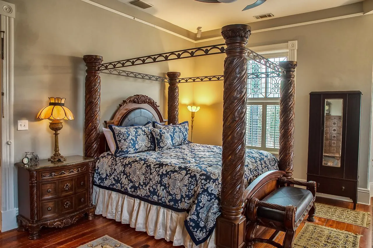 Mcmillan Bed & Breakfast