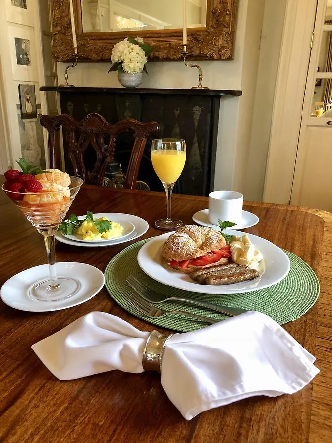Catherine Ward House 3*