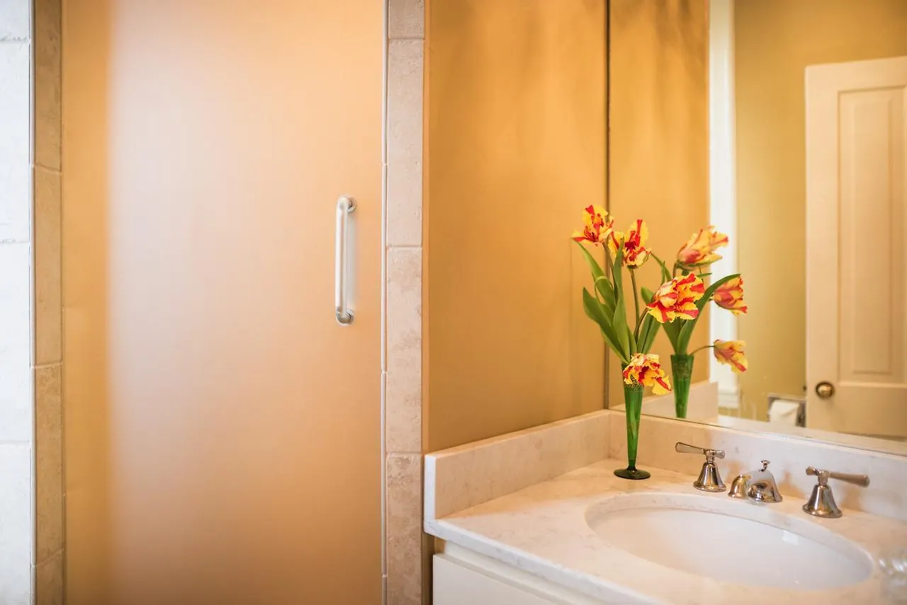 Bed and Breakfast Catherine Ward House 3*