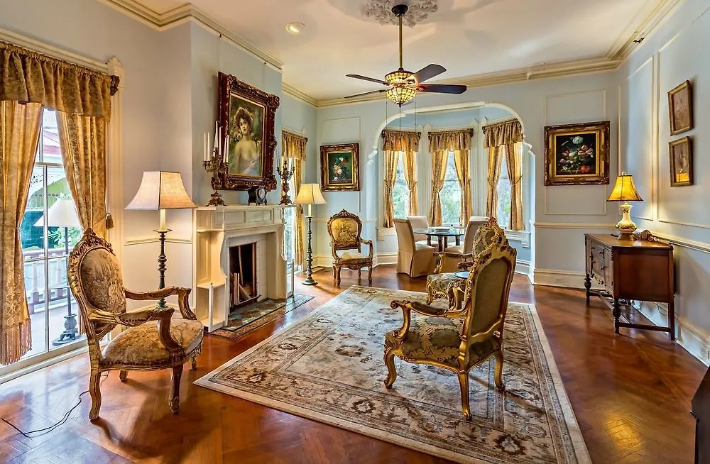 Amethyst Garden Bed and Breakfast Σαβάνα