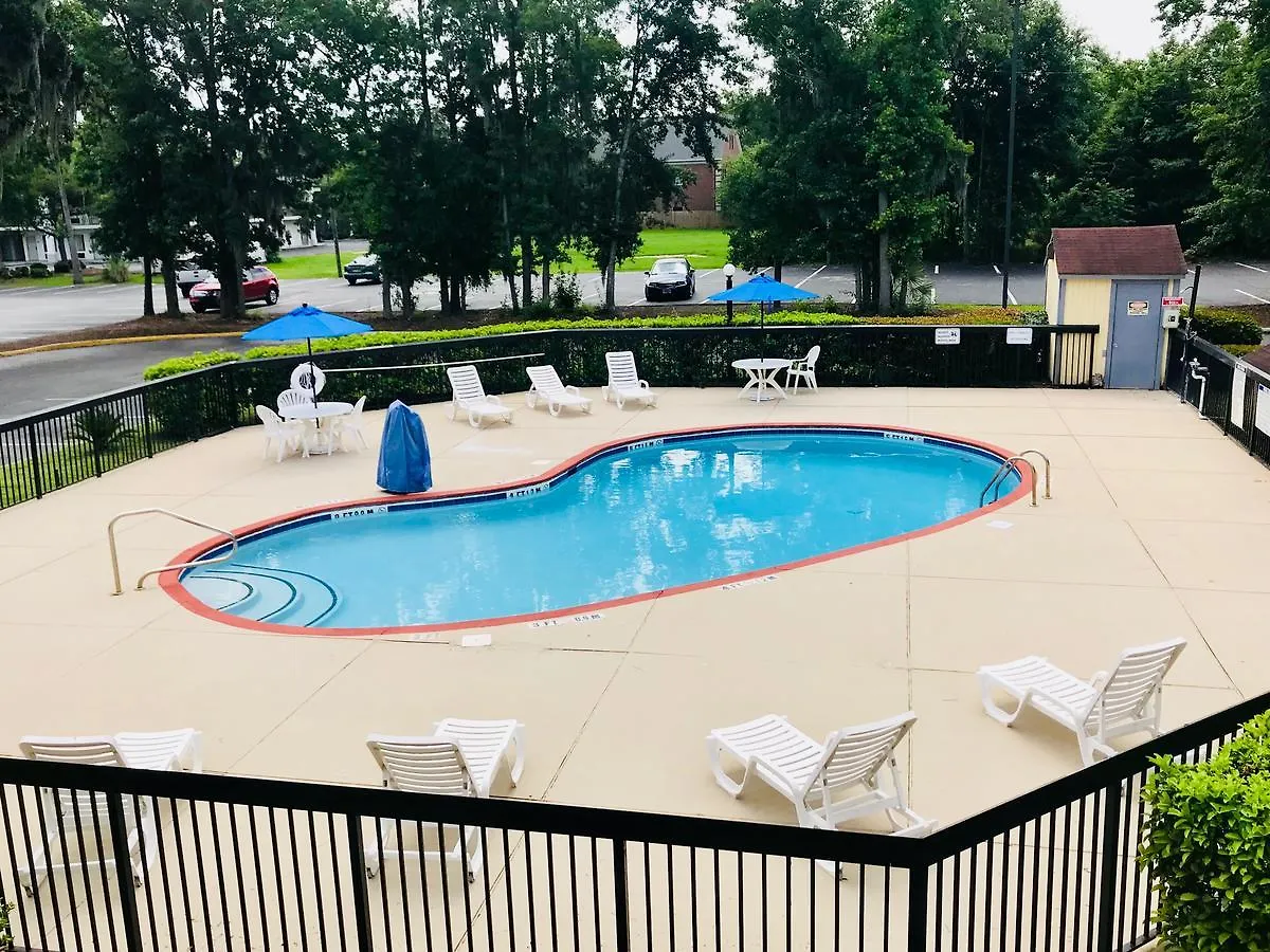 Hotel 6-savannah, Ga - Midtown 2*