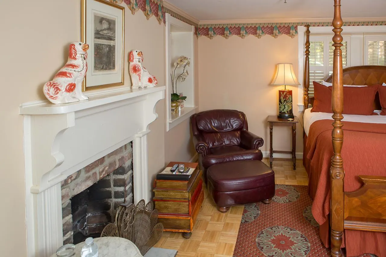 Hotel Ballastone