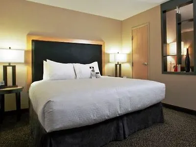 Doubletree By Hilton Airport Hotel 4*