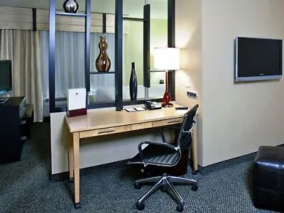 Hotel Doubletree By Hilton Airport