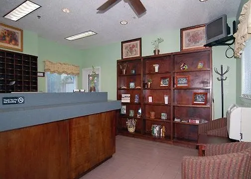 Suburban Abercorn 2*