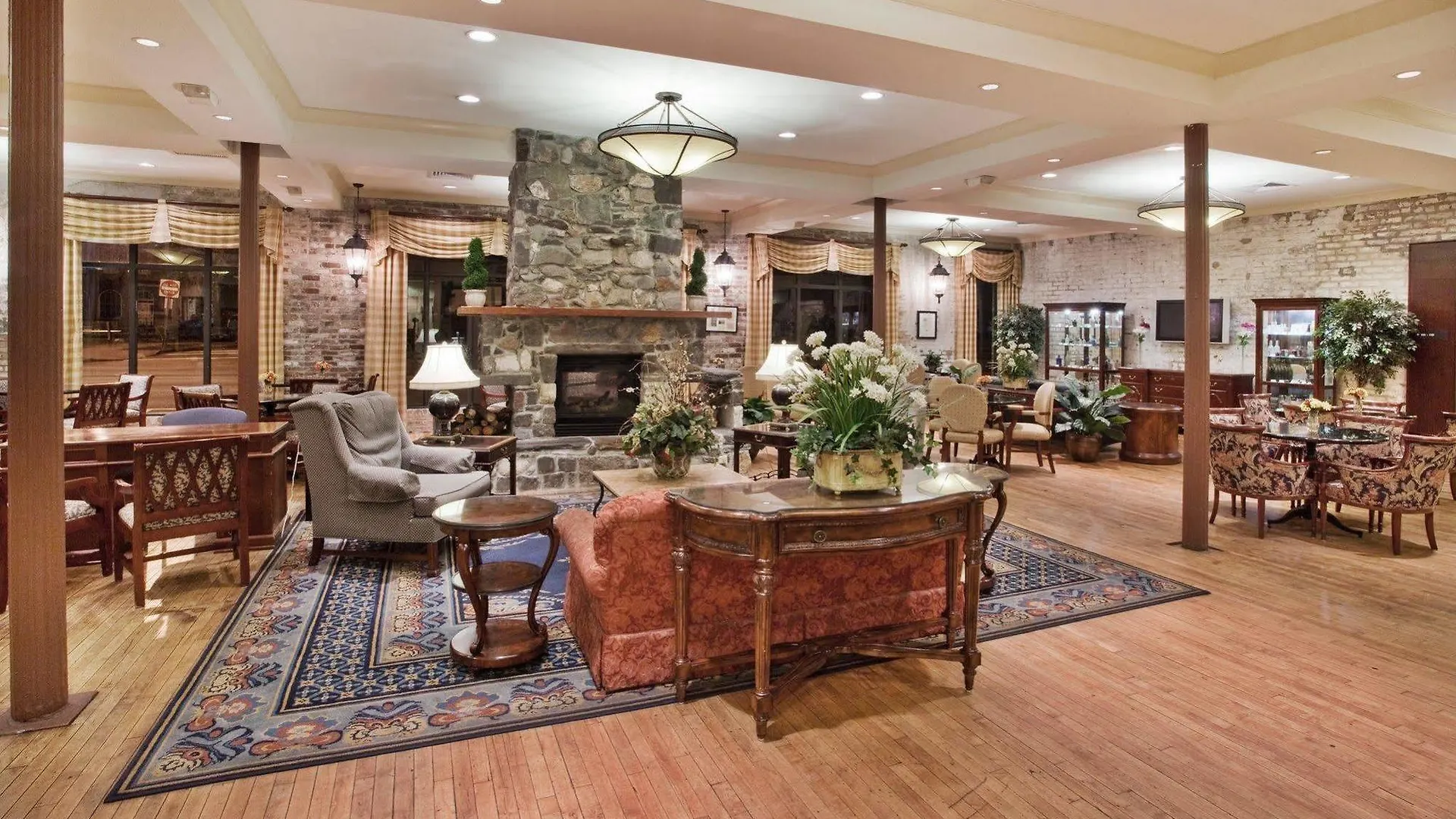 Hotel Staybridge Historic District Savannah
