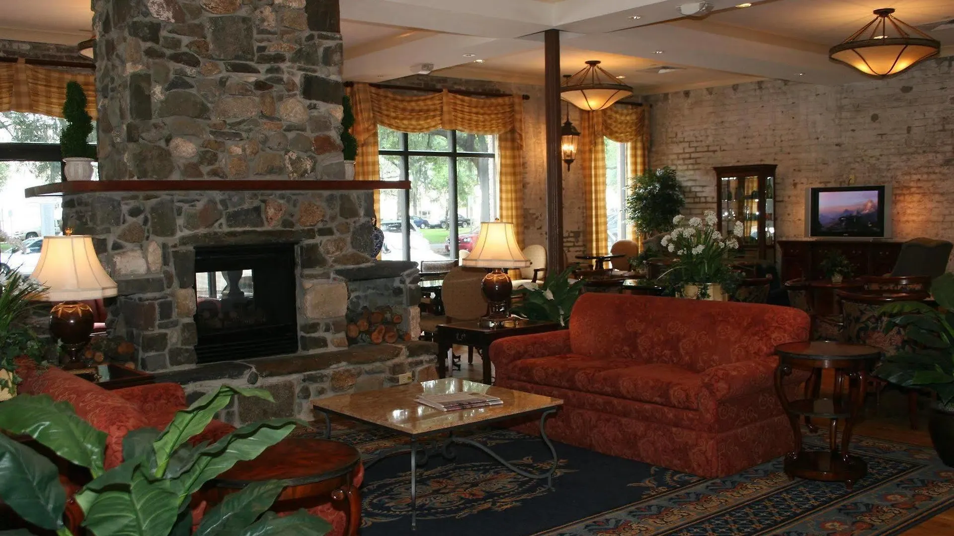Hotel Staybridge Historic District