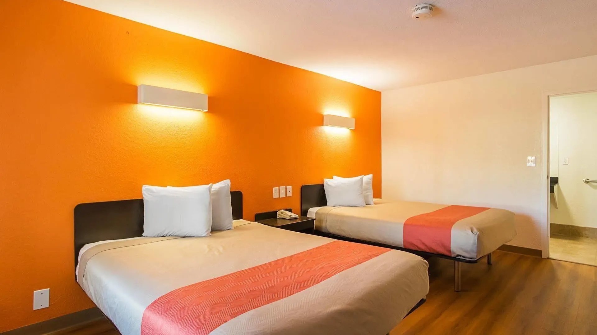 Hotel 6-savannah, Ga - Midtown Savannah