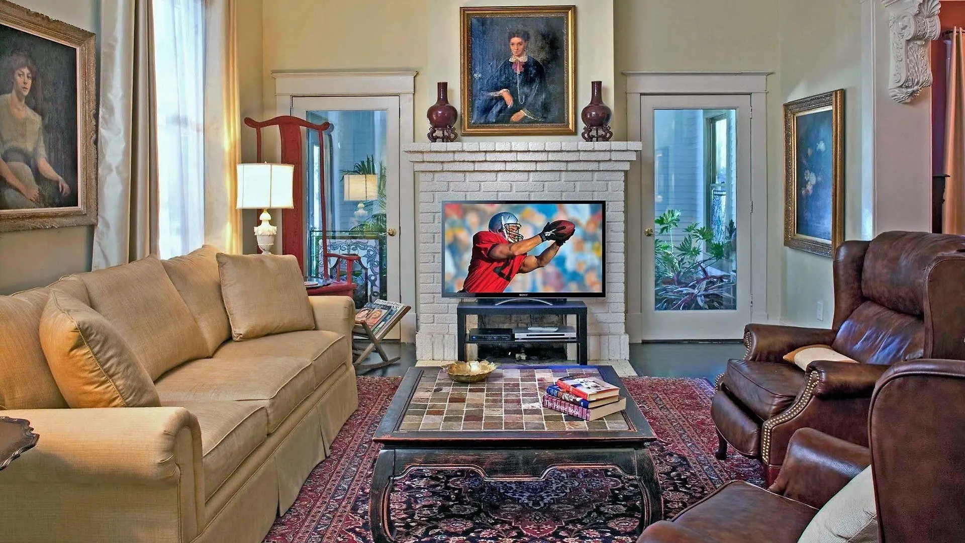 Han/Misafirhane Galloway House