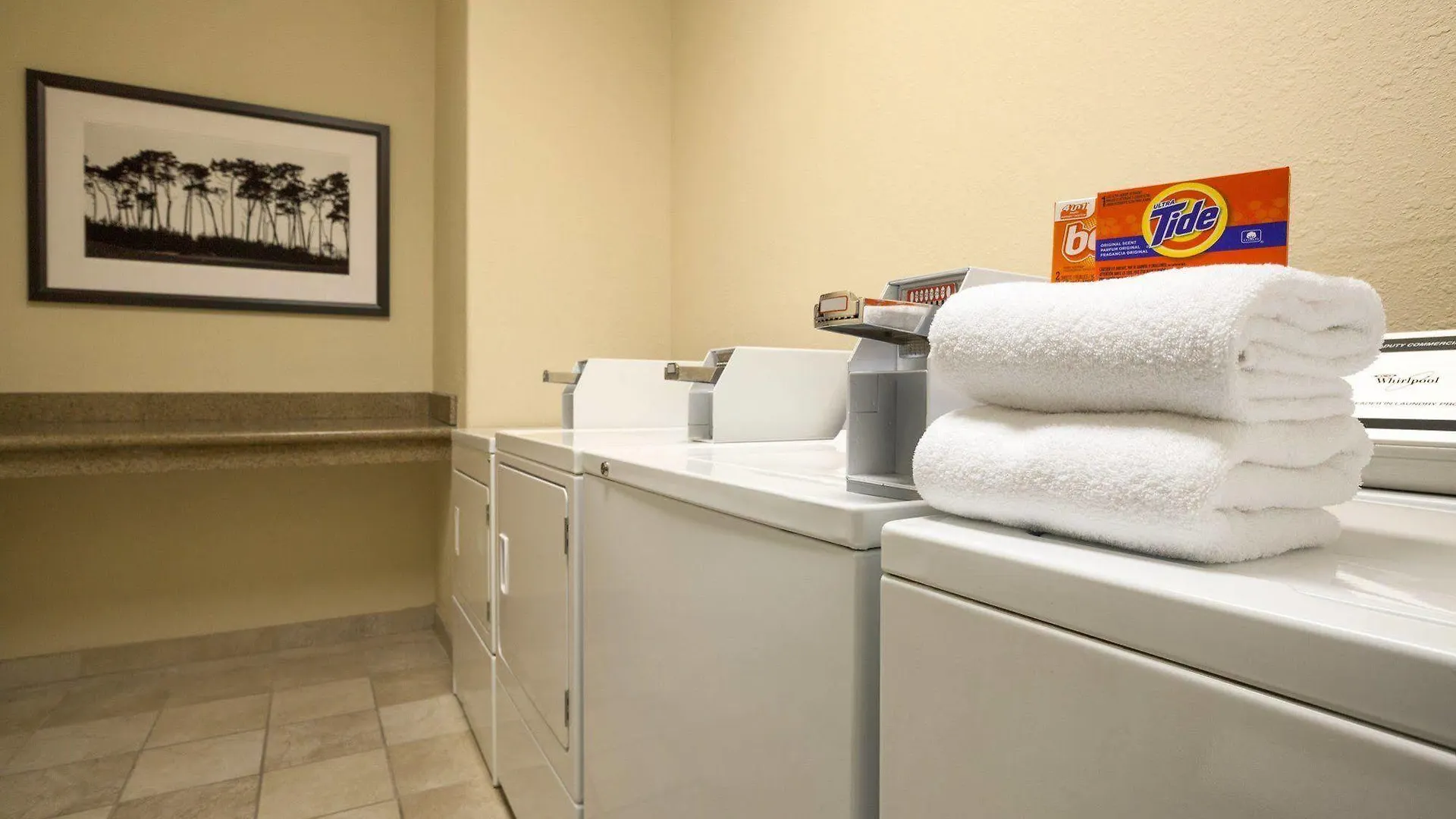 Hotel Country & By Radisson, Airport, Ga 3*