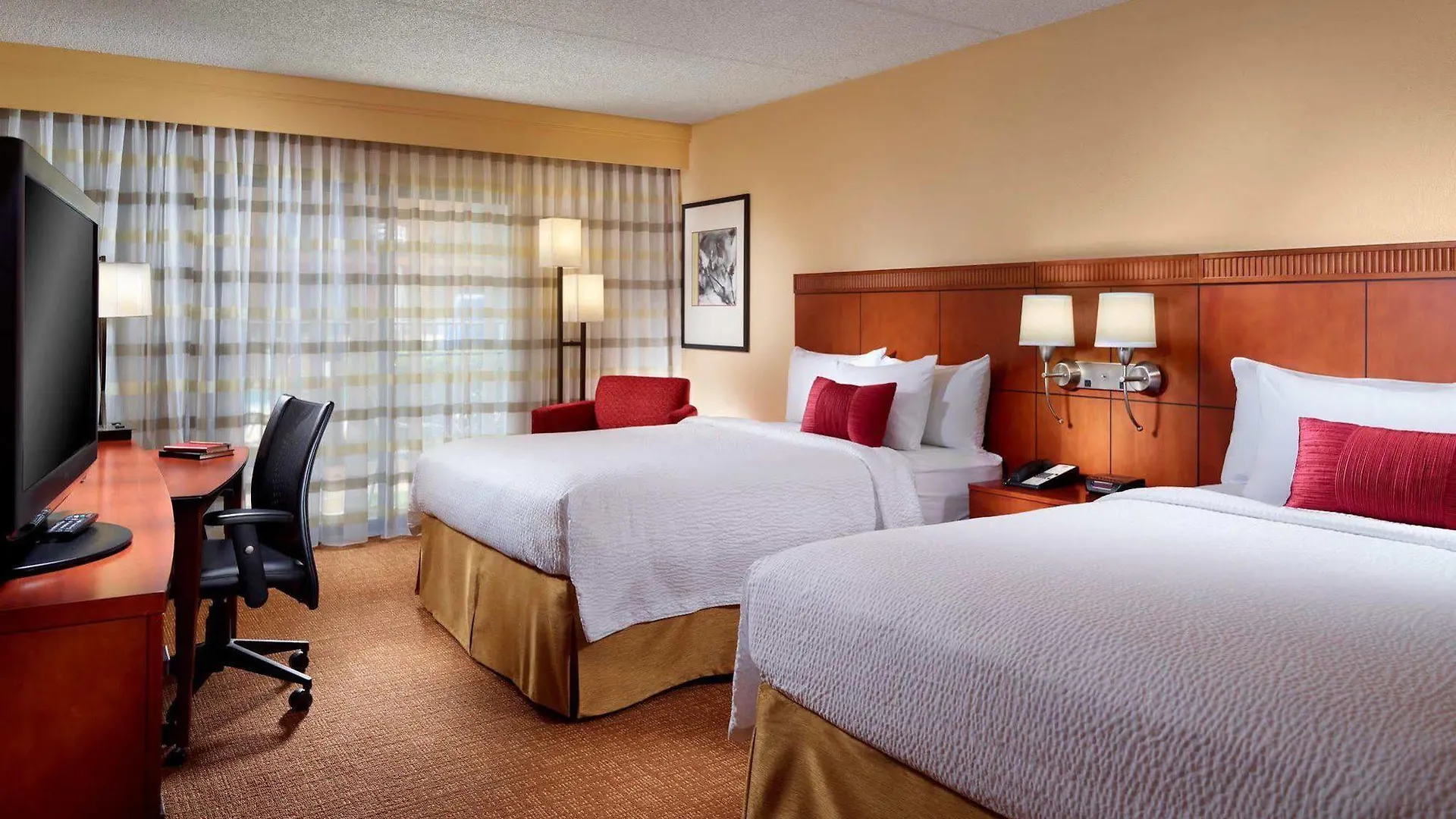 Hotel Courtyard By Marriott Midtown 3*