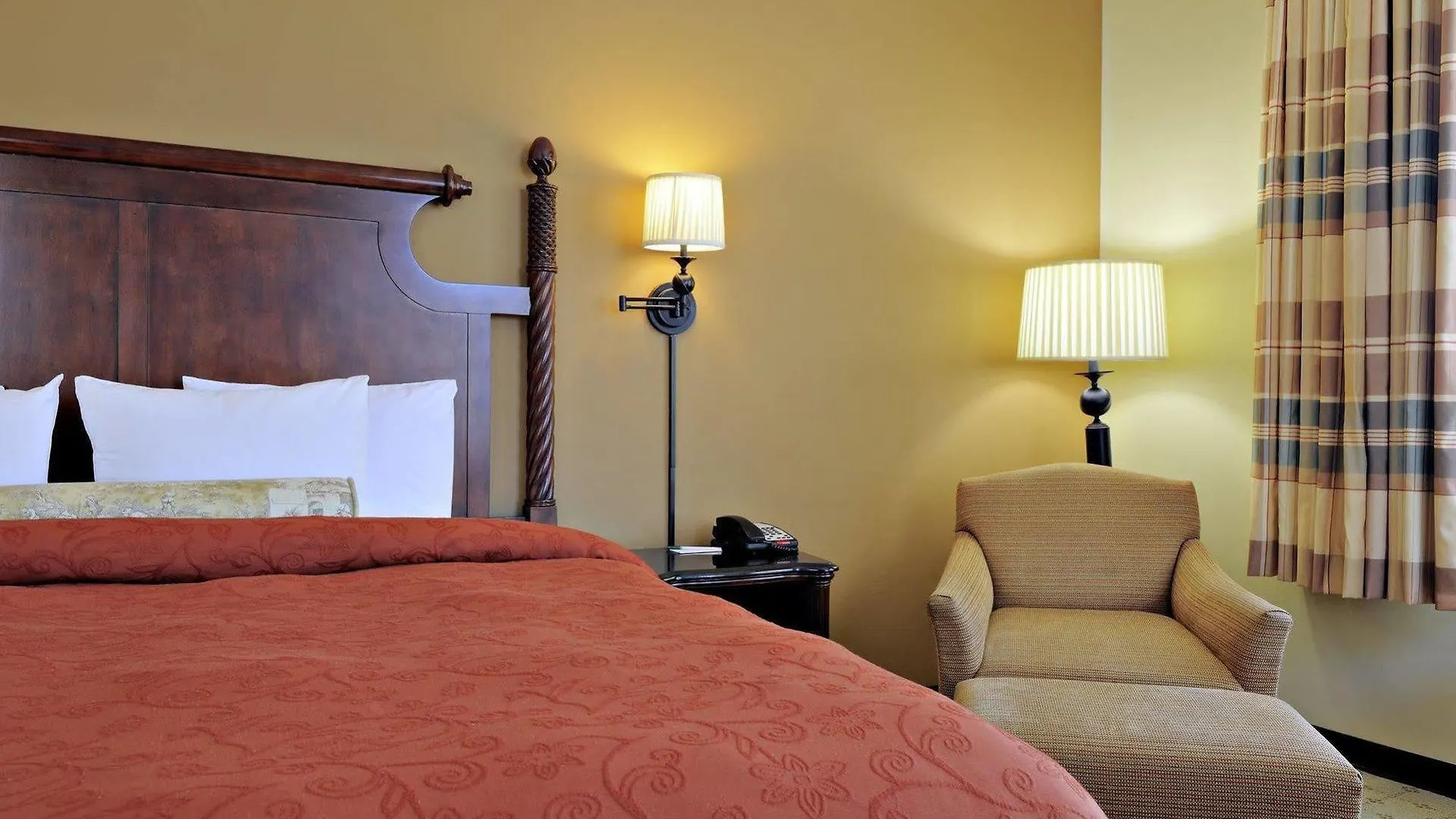 Tryp By Wyndham 4*