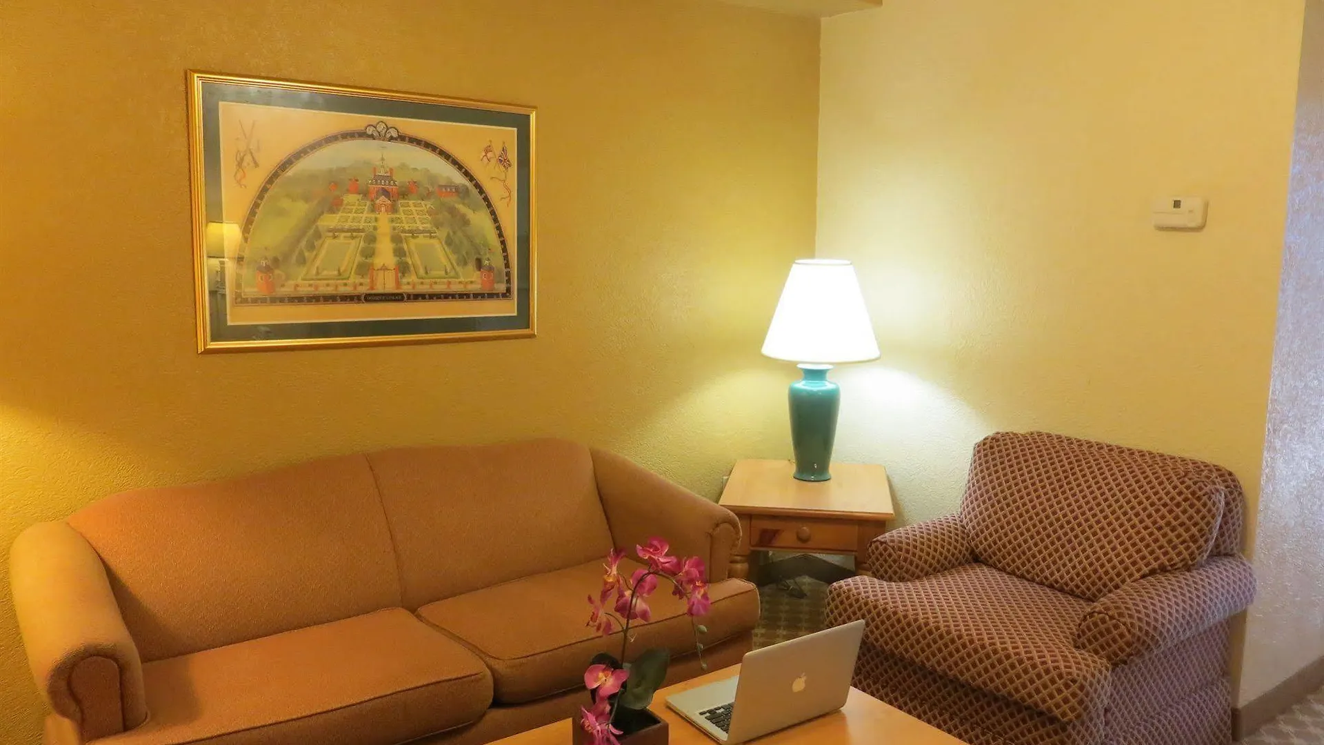 Wingate By Wyndham Gateway Hotel Savannah