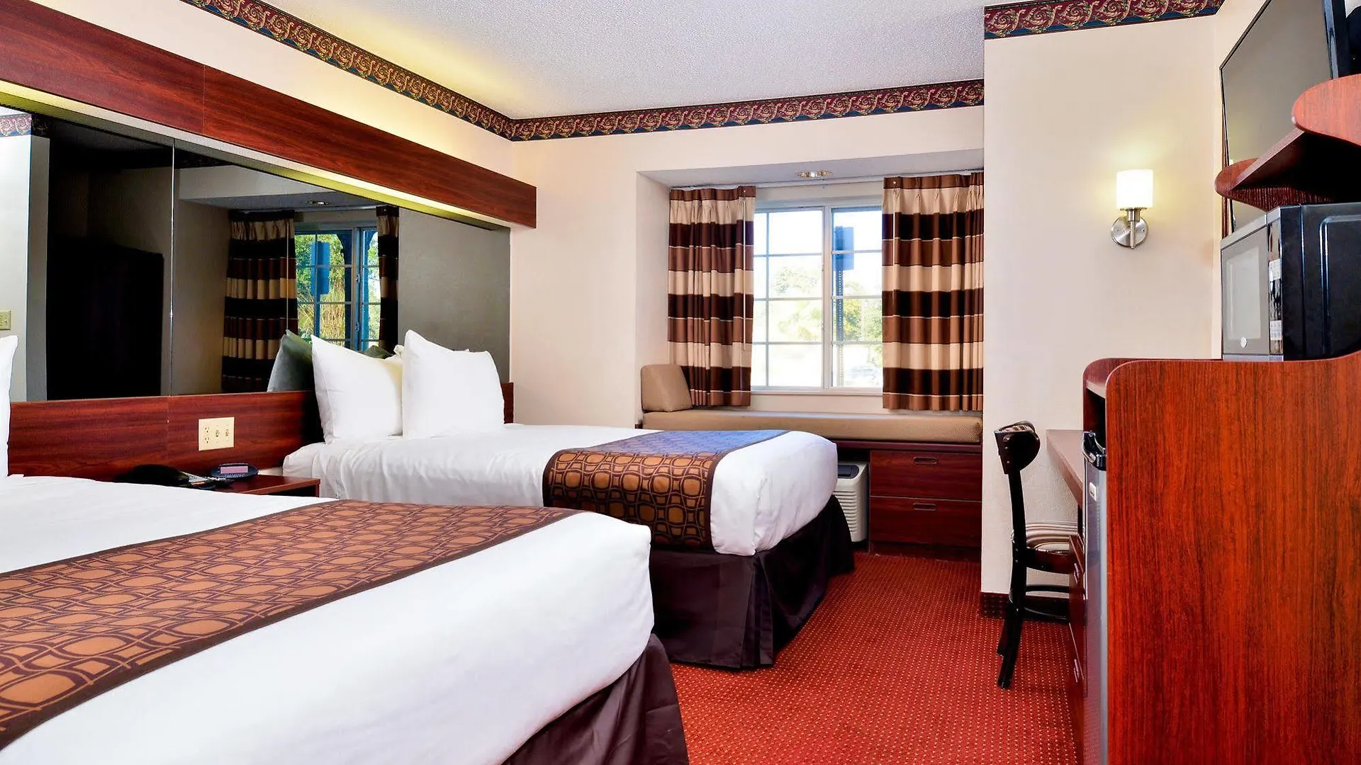 Microtel & By Wyndham Savannah/pooler 3* Savannah