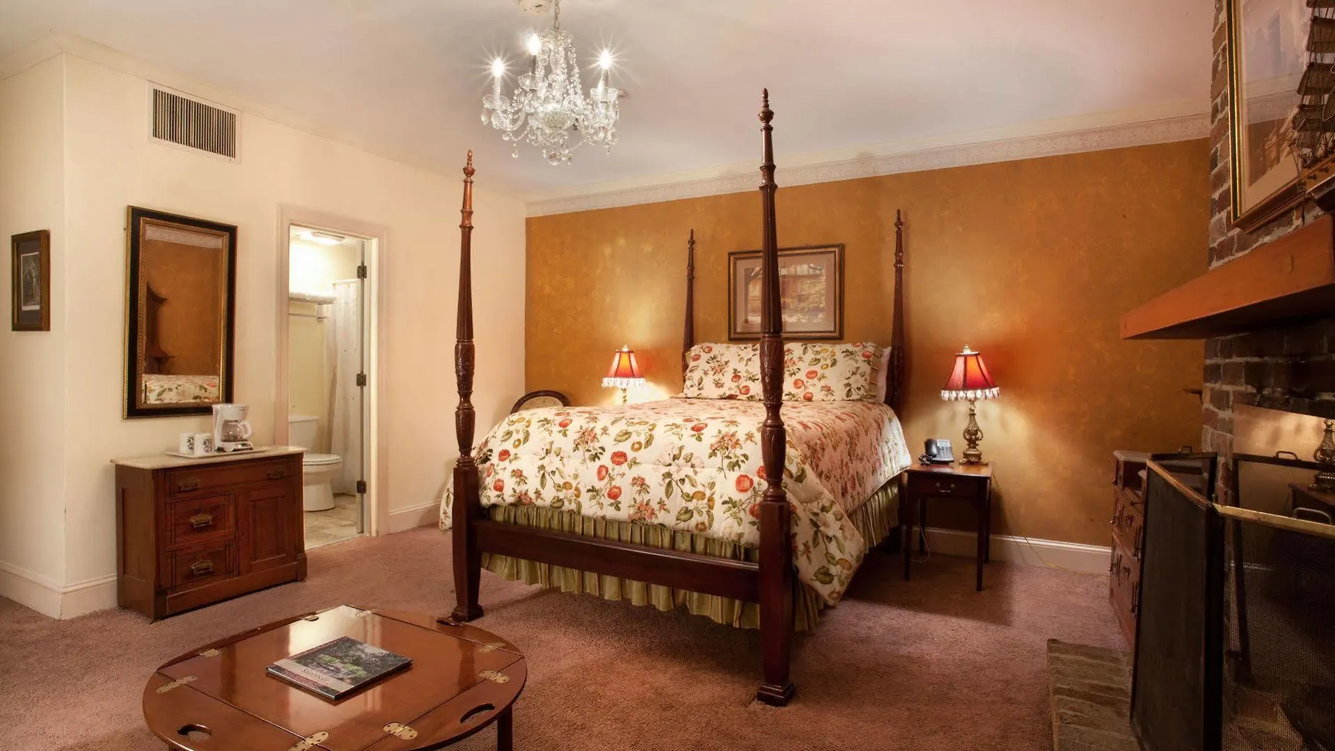 Inn 17 Hundred 90 And Restaurant 3*