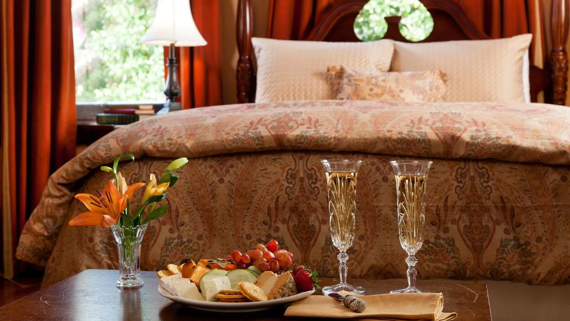 Azalea And Bed & Breakfast