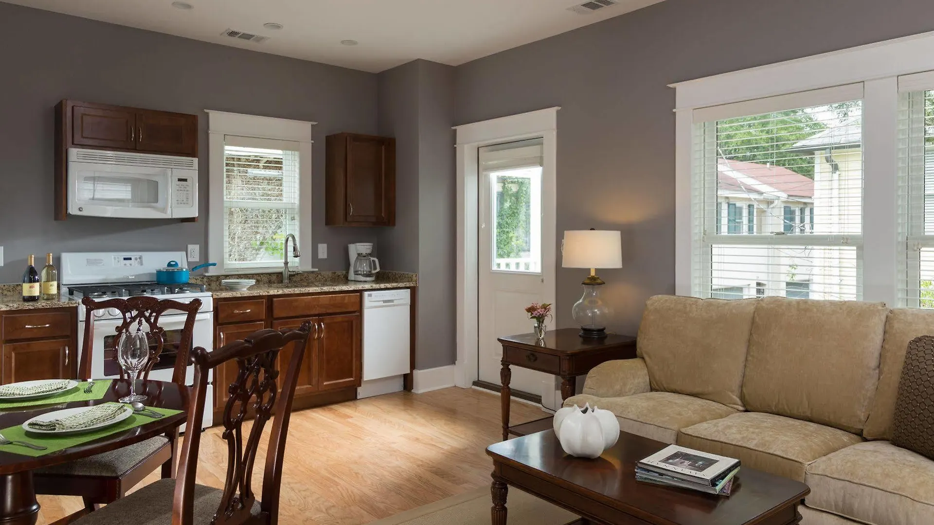 Bed & Breakfast Azalea And 5*