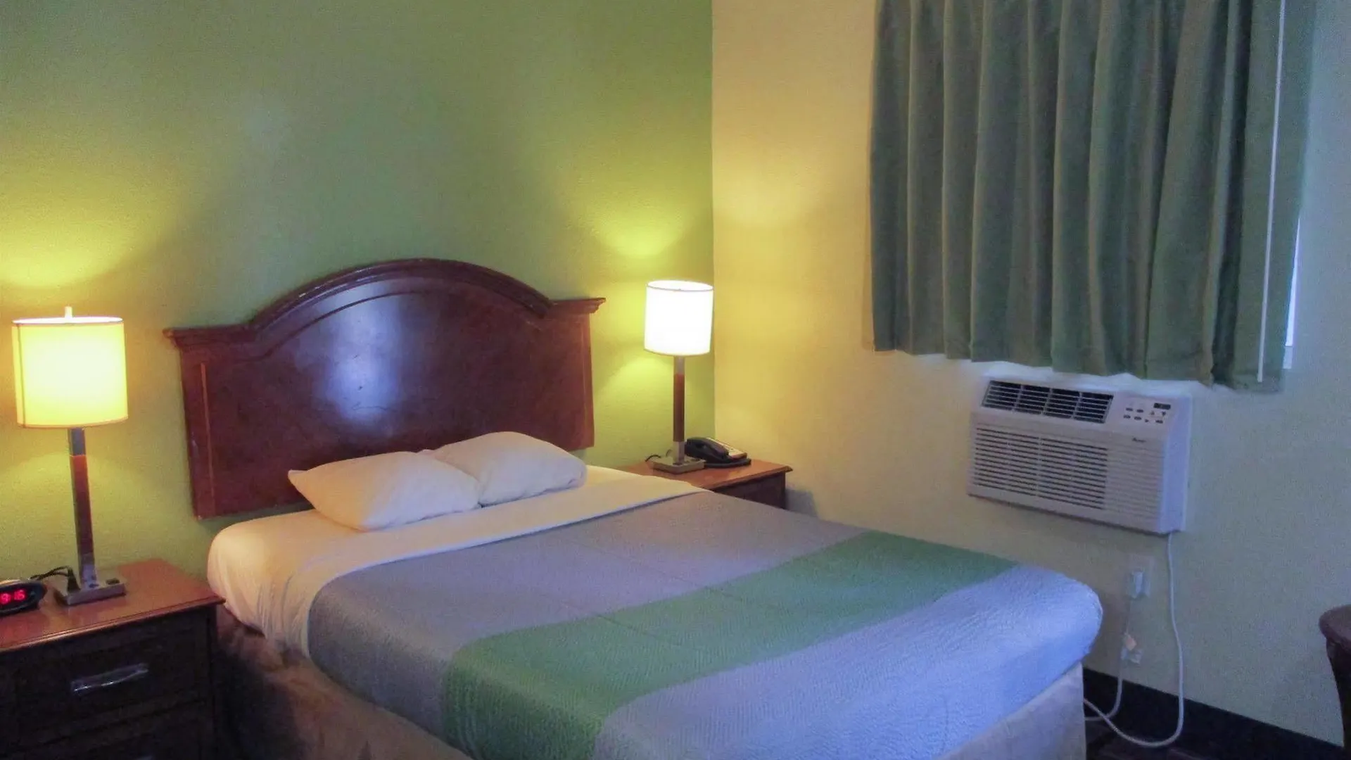 Hotel Garden 2*
