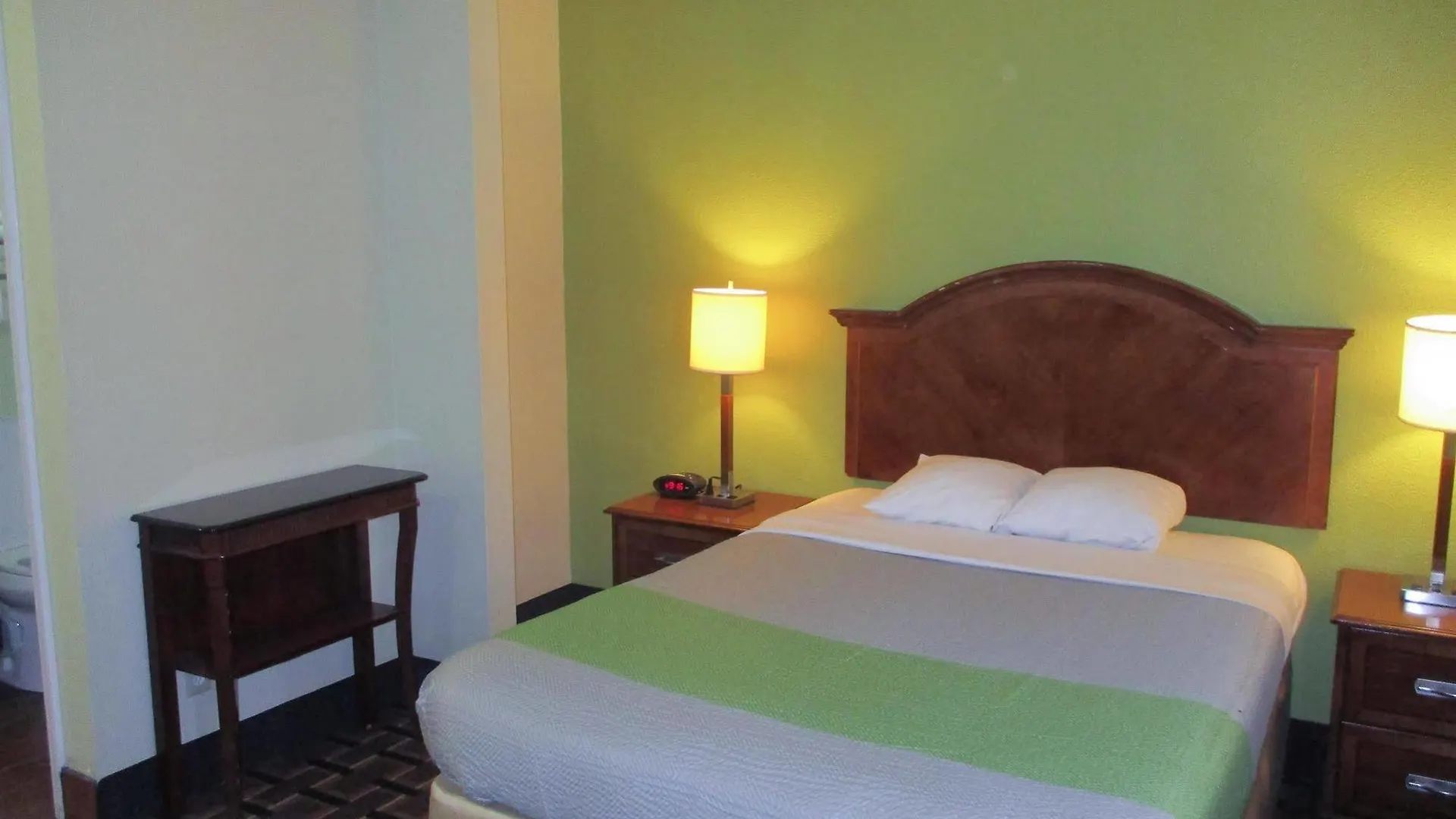 Hotel Garden 2*