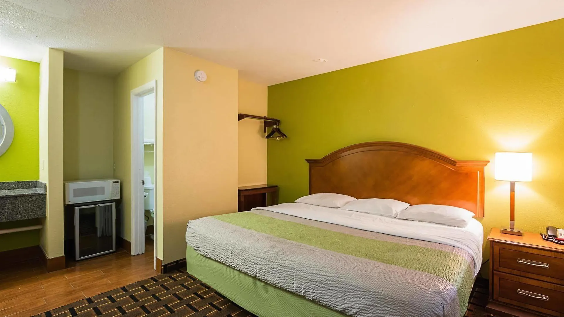 Garden Hotel 2*