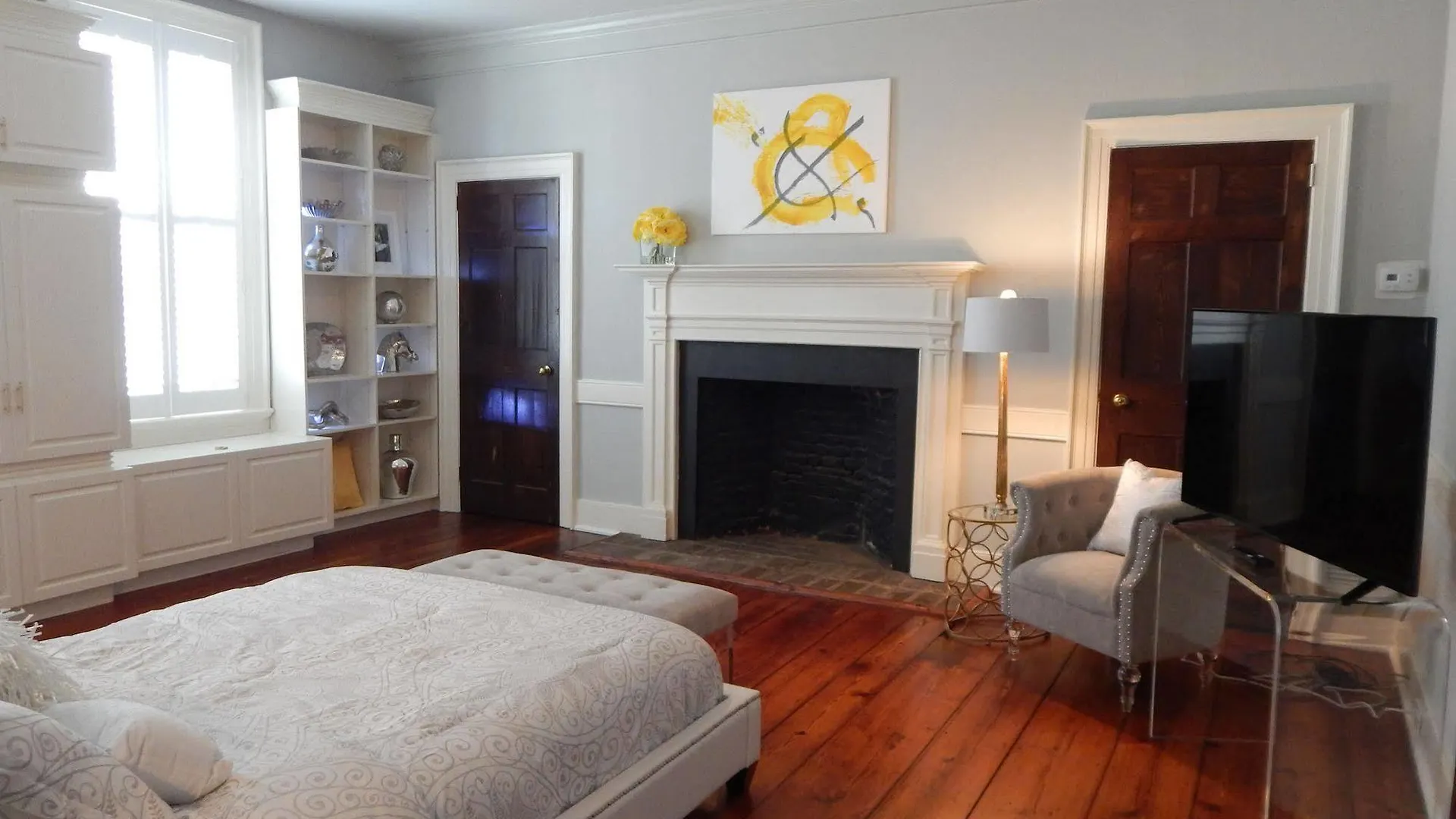 The Dulinn On York Apartment Savannah