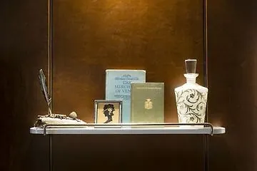 Perry Lane Hotel, A Luxury Collection Hotel, Hotel 5*
