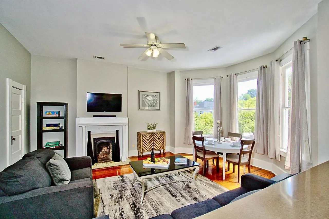 2 Bedroom Renovated Townhouse In Downtown Apartment Savannah