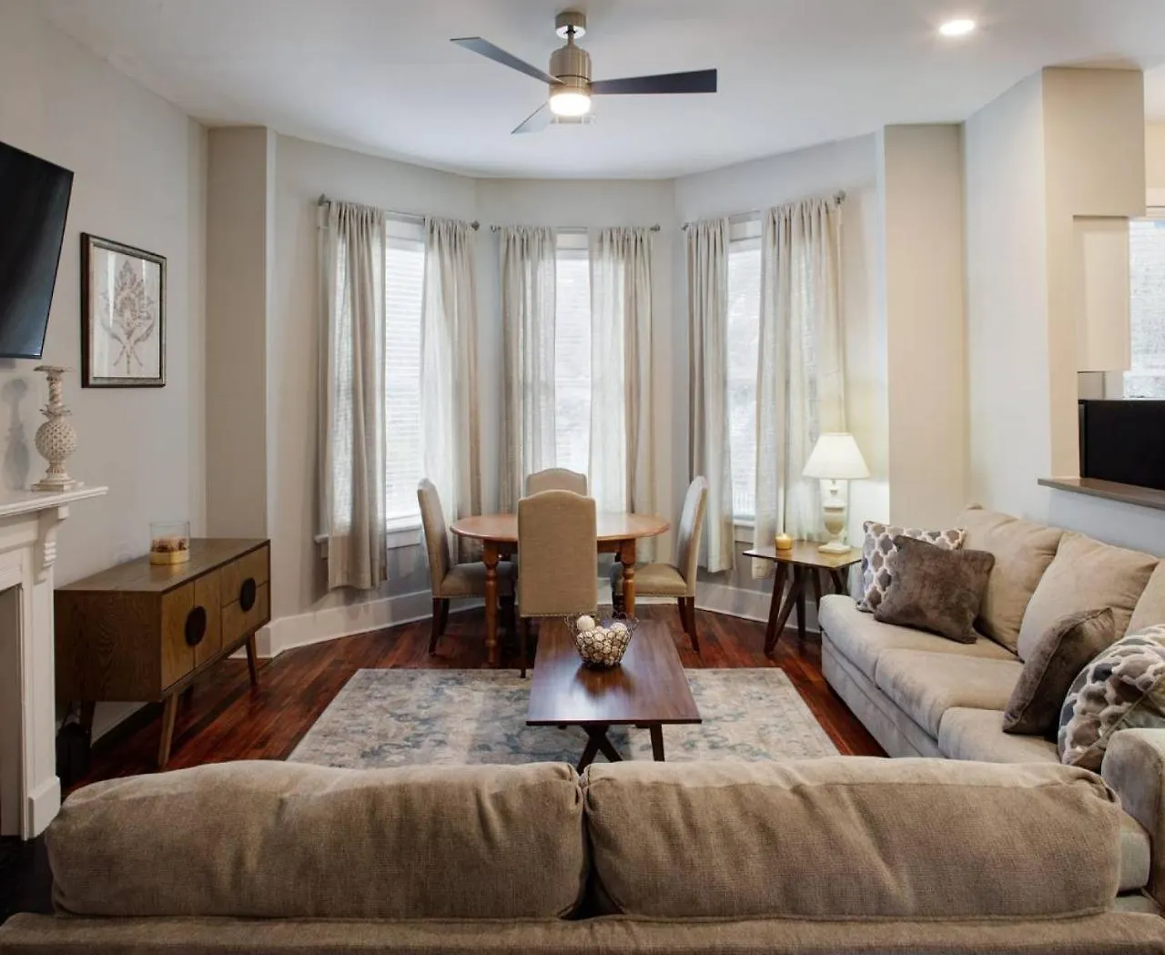 Apartment 414b Waldburg St - 2 Bedroom Oasis Near Forsyth Park *